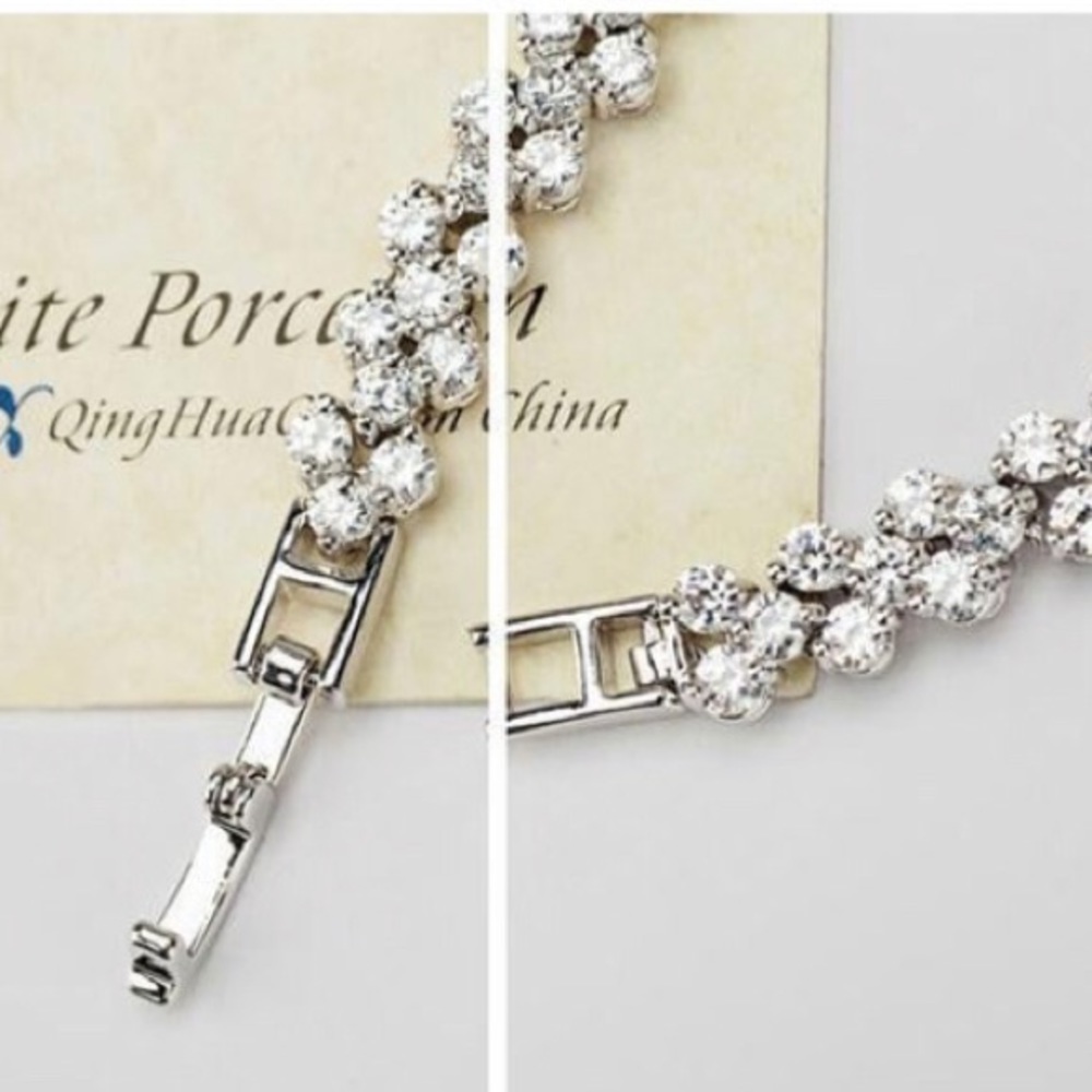 Just In ✨CZ Sterling Silver Heart Bracelet - Picture 9 of 10